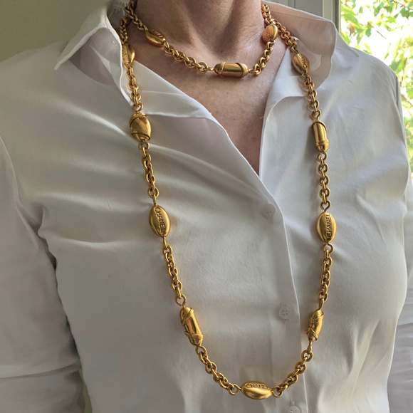 CHANEL Vintage Bean / Bullet Necklace - Picture 5 of 8